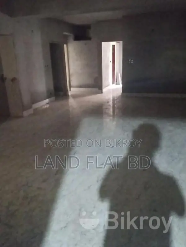 South-Facing 2150 Sq Ft Flat for Sale on 3rd and 5th Floor