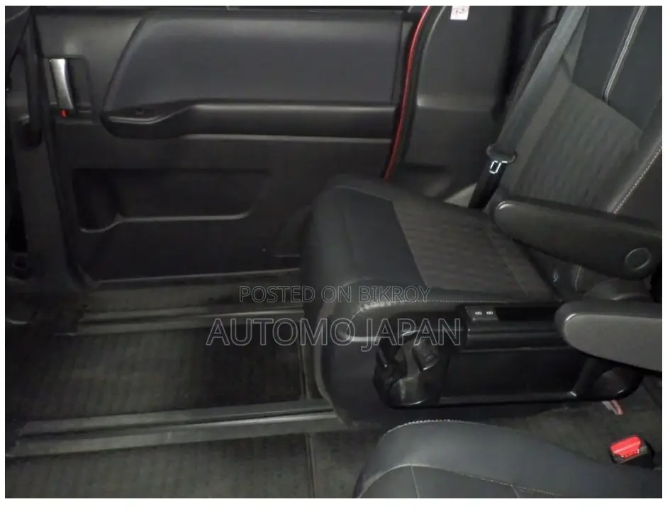 Toyota Noah SZ 2022