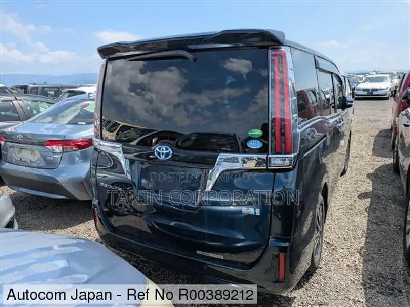 Toyota Esquire HY GI Premium 4.5 2020