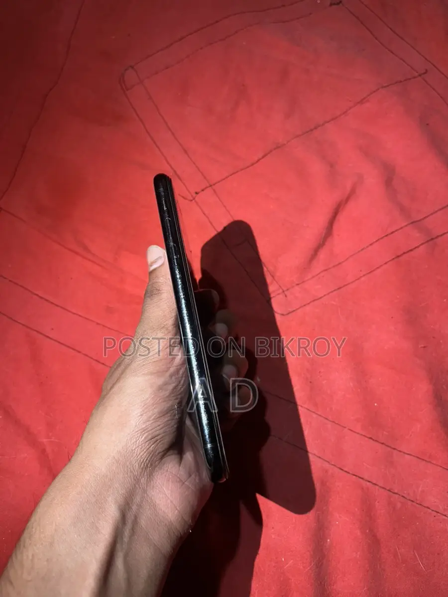 Apple iPhone X (Used)