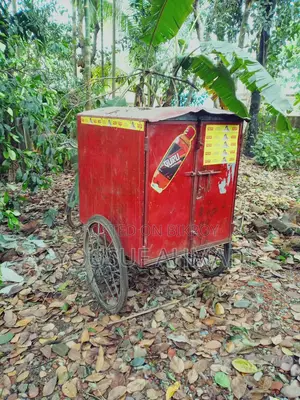 পায়ে চালিত বক্স ভ্যান গাড়ি