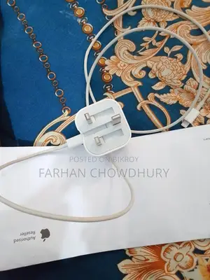 অ্যাপল, ইউএসবি সি পাওয়ার অ্যাডাপ্টার। ফুল চার্জার। ফার্স্ট ক্লাস কন্ডিশন।
