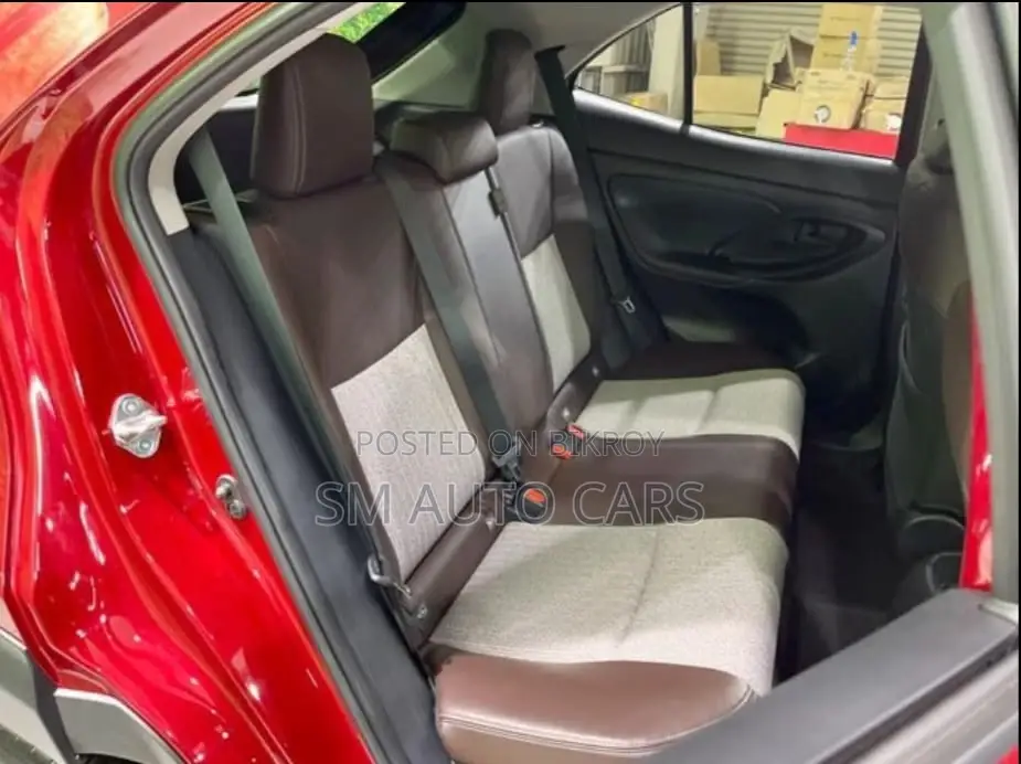 Toyota Yaris Cross Z Red & Black 2021