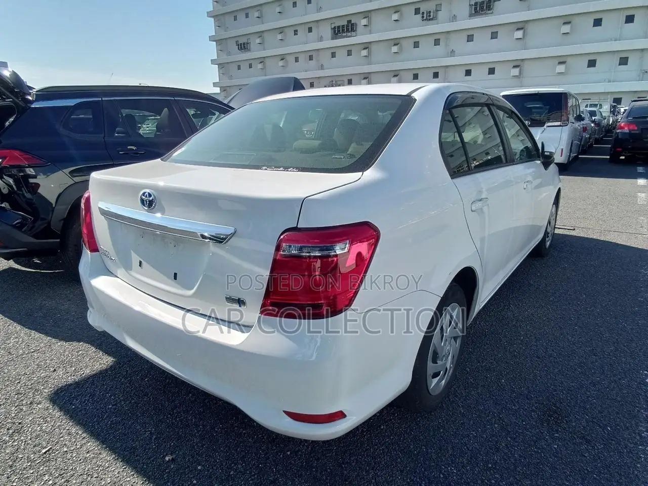 Toyota Axio Ex Hybrid White 2023