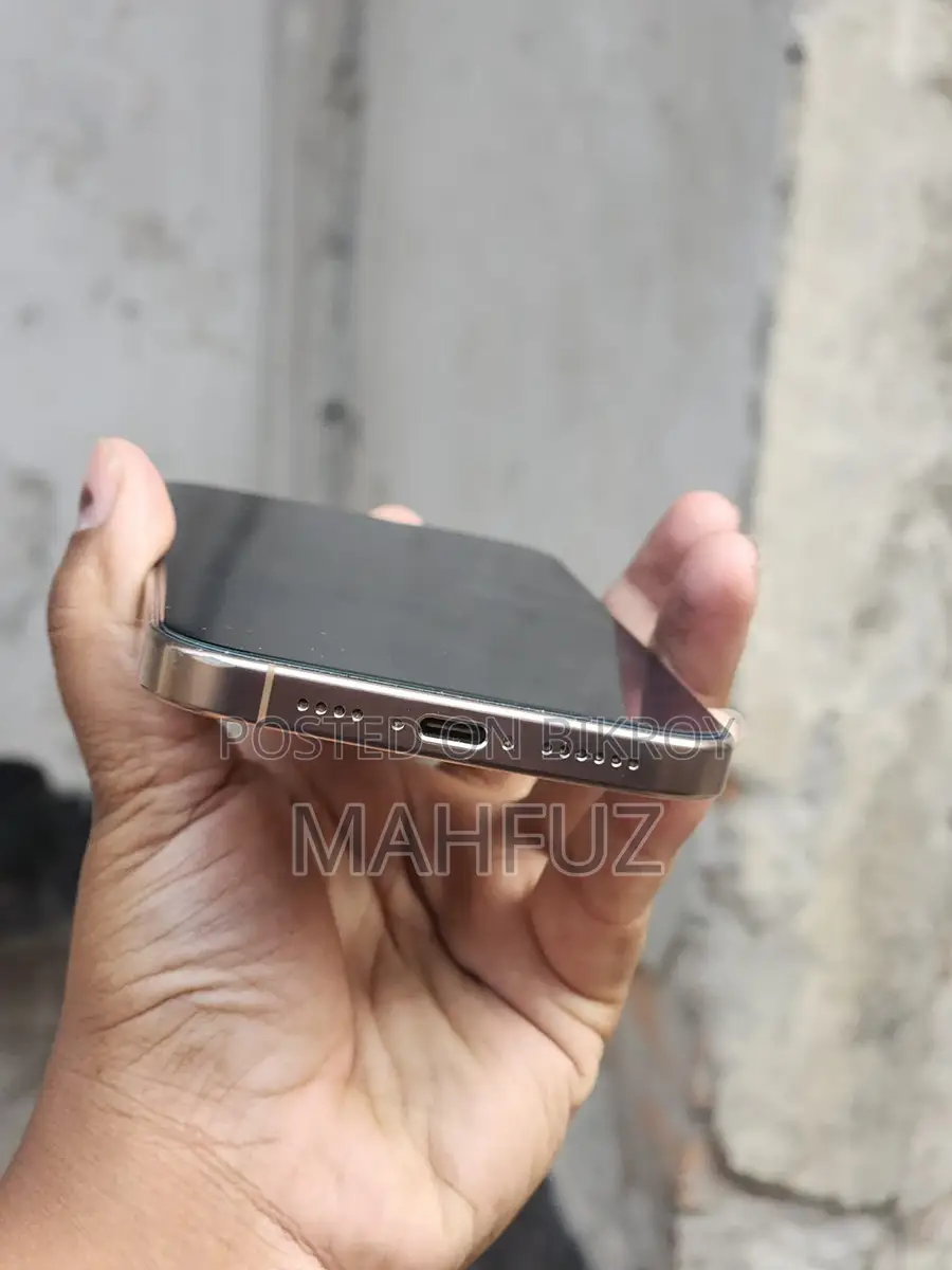 Apple iPhone 16 Pro Max . (Used)