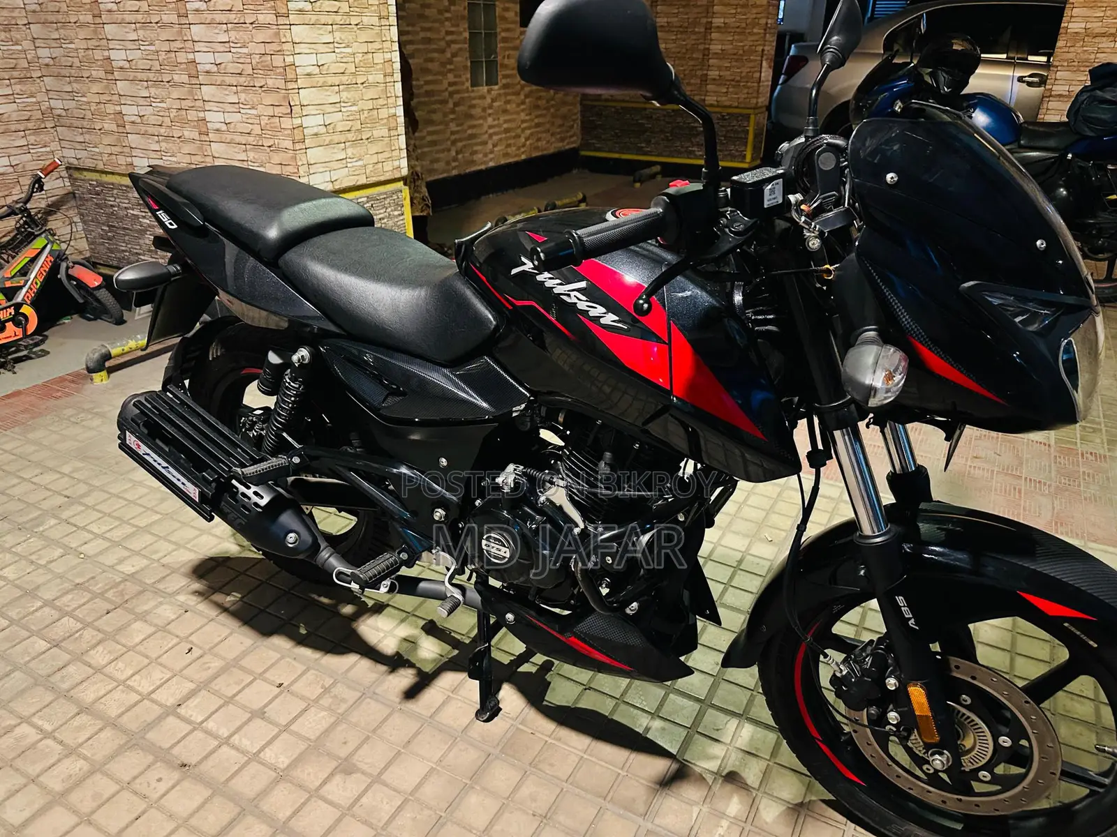 Bajaj Pulsar 150 . 2025