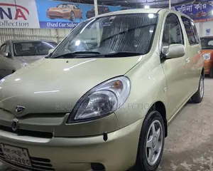Toyota Funcargo Octane-drive 1999
