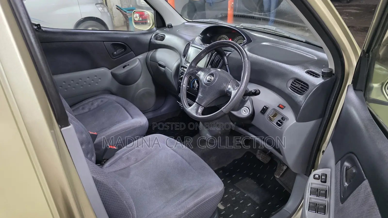 Toyota Funcargo Octane-drive 1999