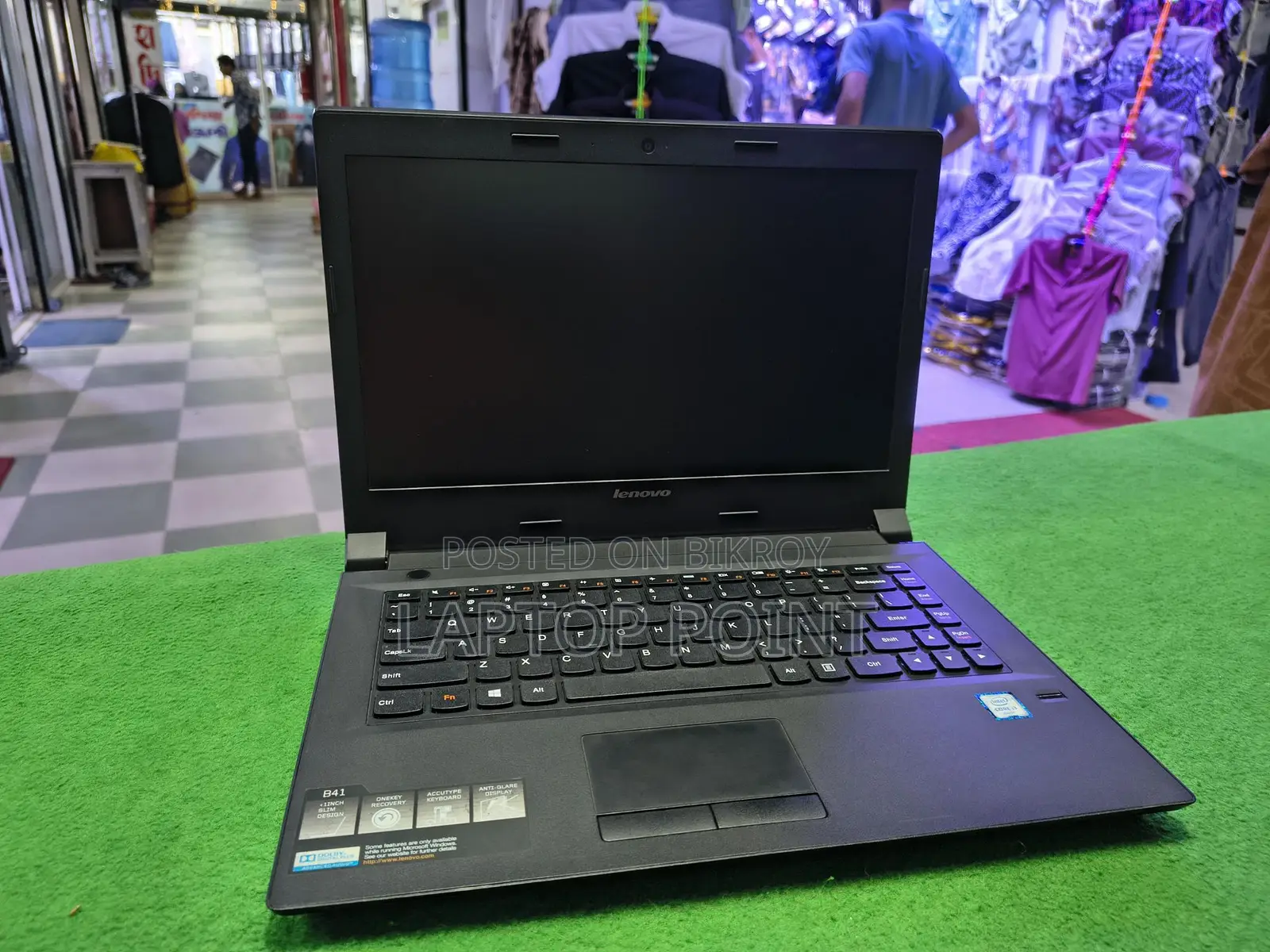 Lenovo i3 6gen: 500gb hdd/4gb ram