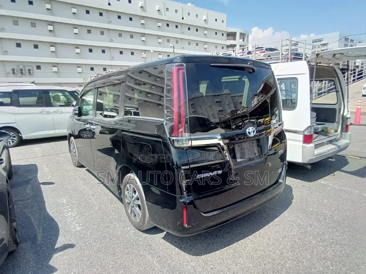 Toyota Esquire Hybrid Gi Premium 2020