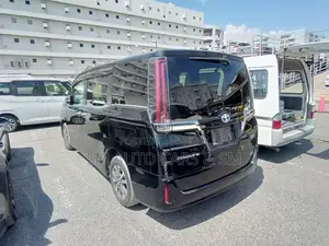 Toyota Esquire Hybrid Gi Premium 2020