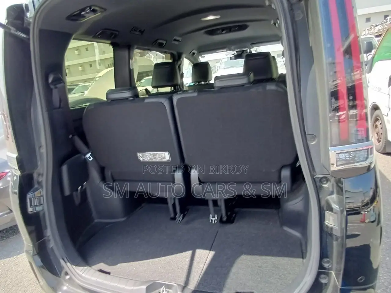Toyota Esquire Hybrid Gi Premium 2020
