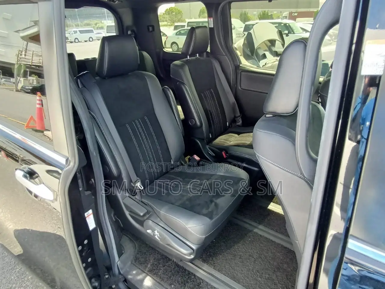 Toyota Esquire Hybrid Gi Premium 2020