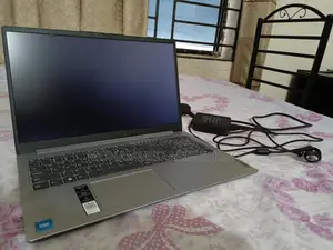 Lenovo Ip Slim 3i Laptop (full Box & Memo) | Like New 8gb/256gb