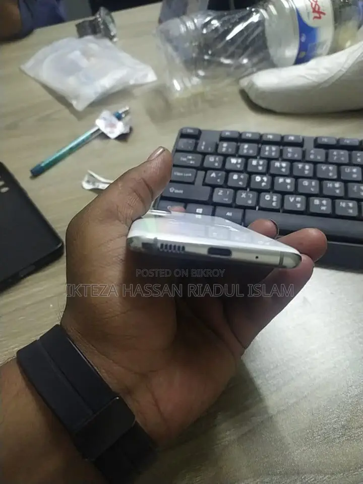 Samsung Galaxy S20 (Used)