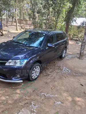 Toyota Fielder 2013