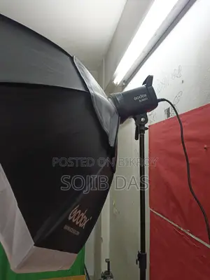 Godox SL60IID Studio Light with Softbox & Stand - Like New!