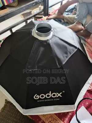 Godox SL60IID Studio Light with Softbox & Stand - Like New!