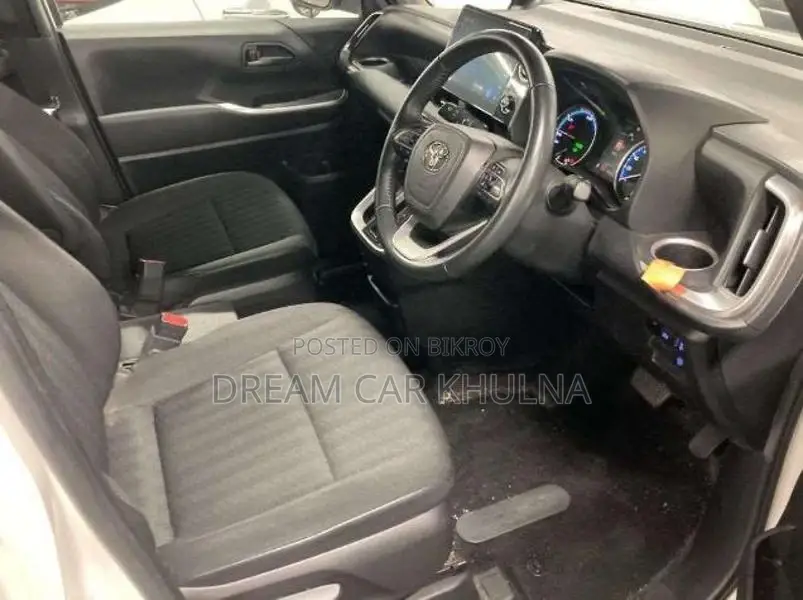 Toyota Noah SG Hybrid Pearl 2023