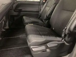 Toyota Noah SG Hybrid Pearl 2023