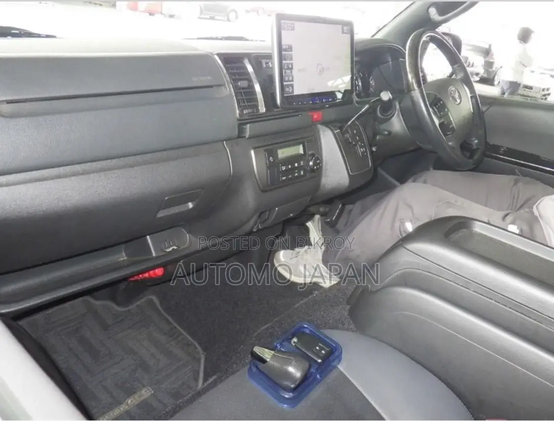 Toyota Hiace Super GL Dark Prime 2020