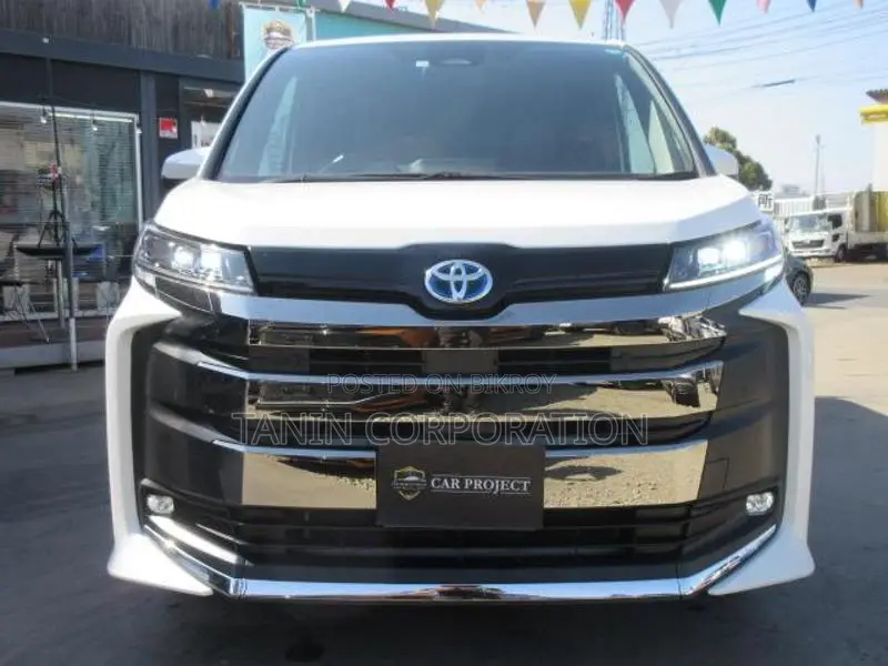 Toyota Noah Hybrid S-Z Full Opt 2022
