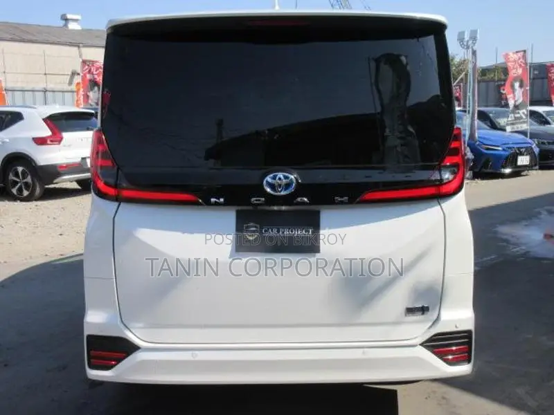 Toyota Noah Hybrid S-Z Full Opt 2022