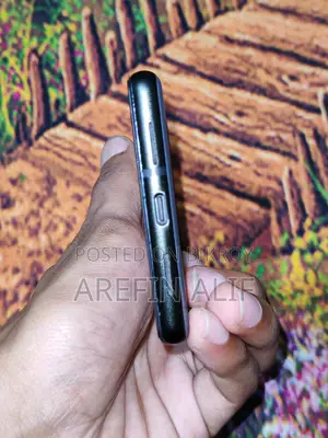 Google Pixel 6 . (Used)