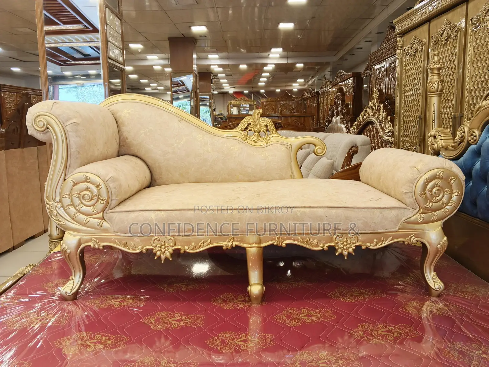 Buy an Attractive Model Divan Made of Solid Teak Wood