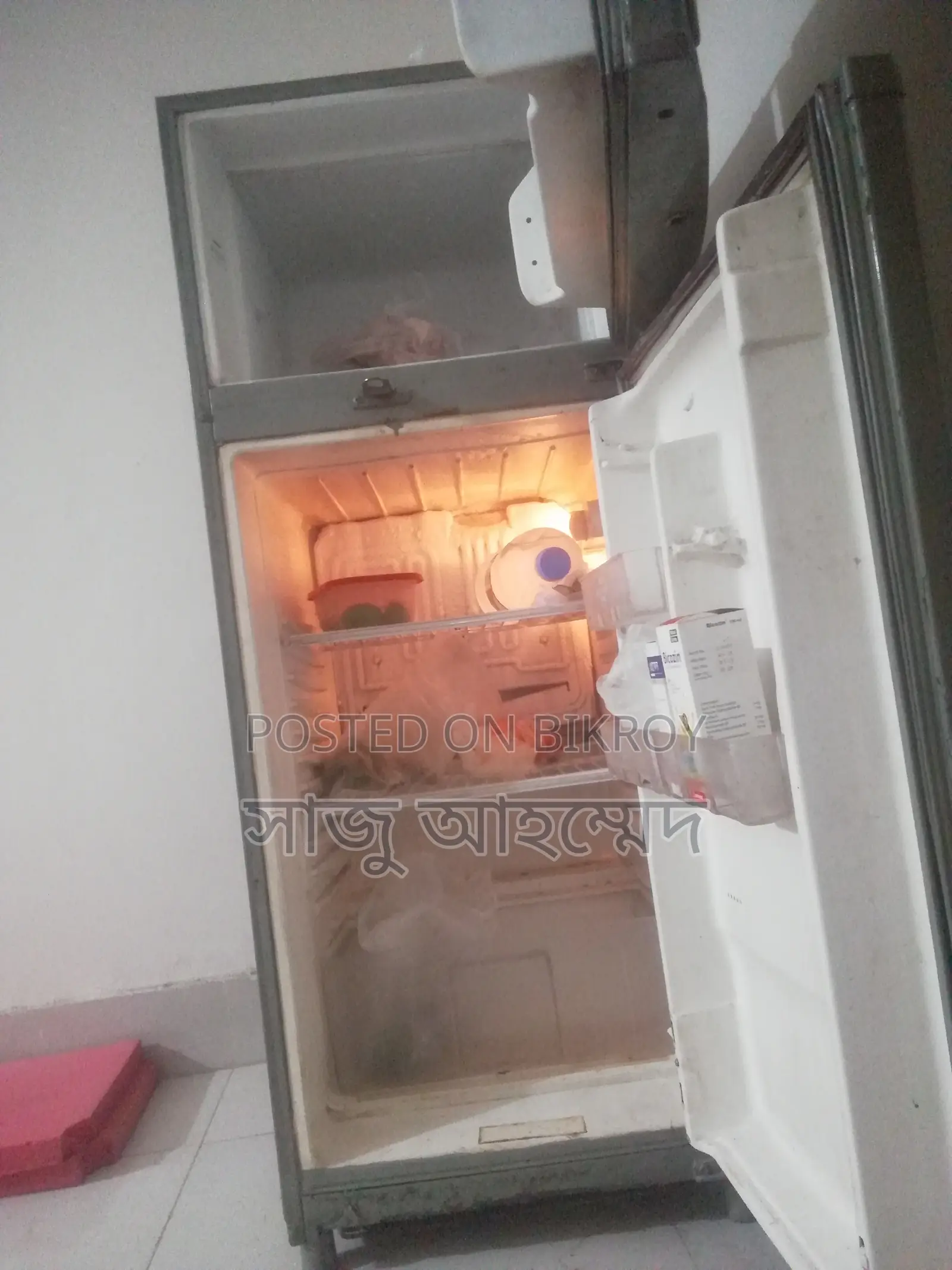 No issues. Very good fridge