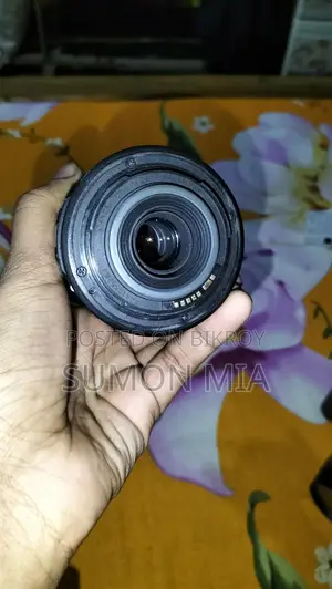 একটি ক্যামেরা লেন্স বিক্রয় করা হবে