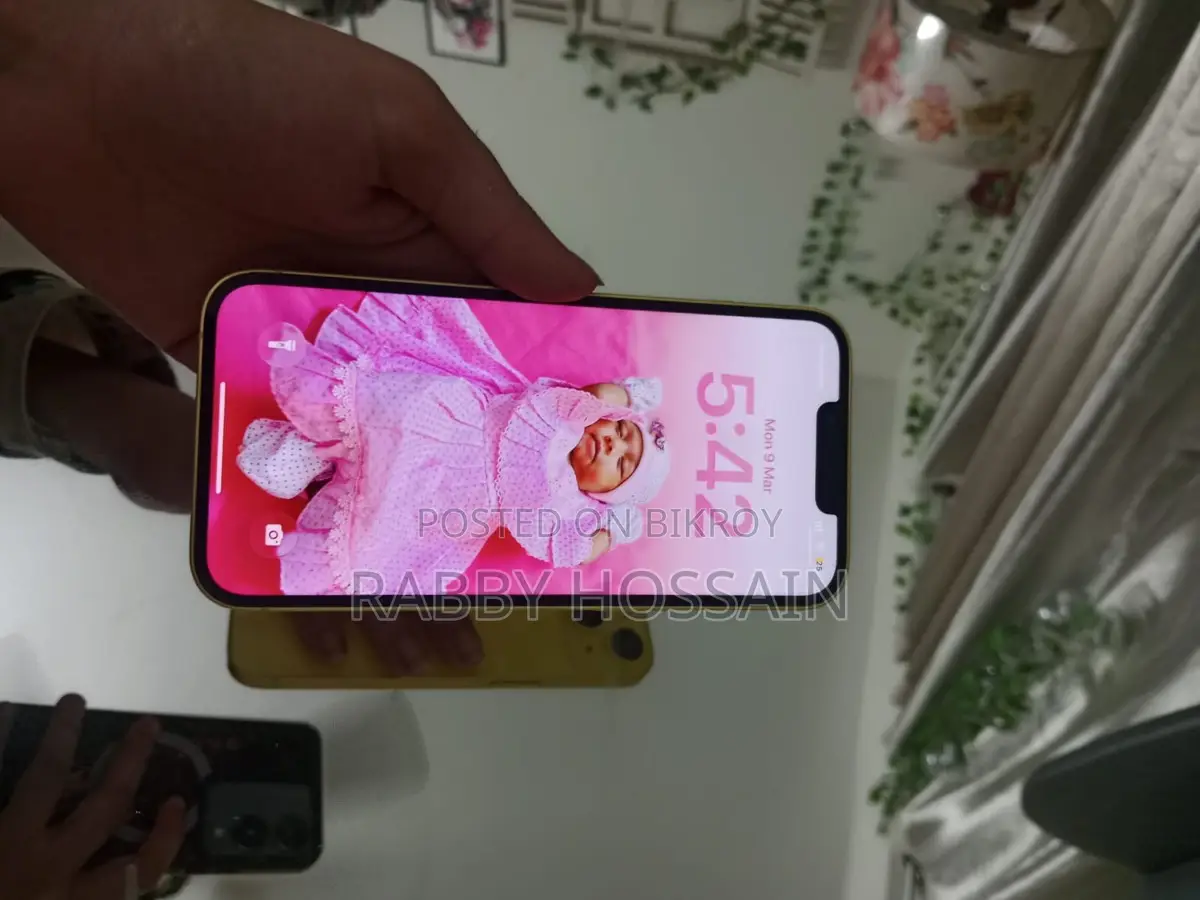 Apple iPhone 14 . (Used)