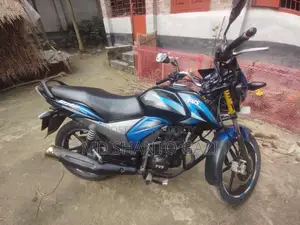 TVS Stryker . 2017