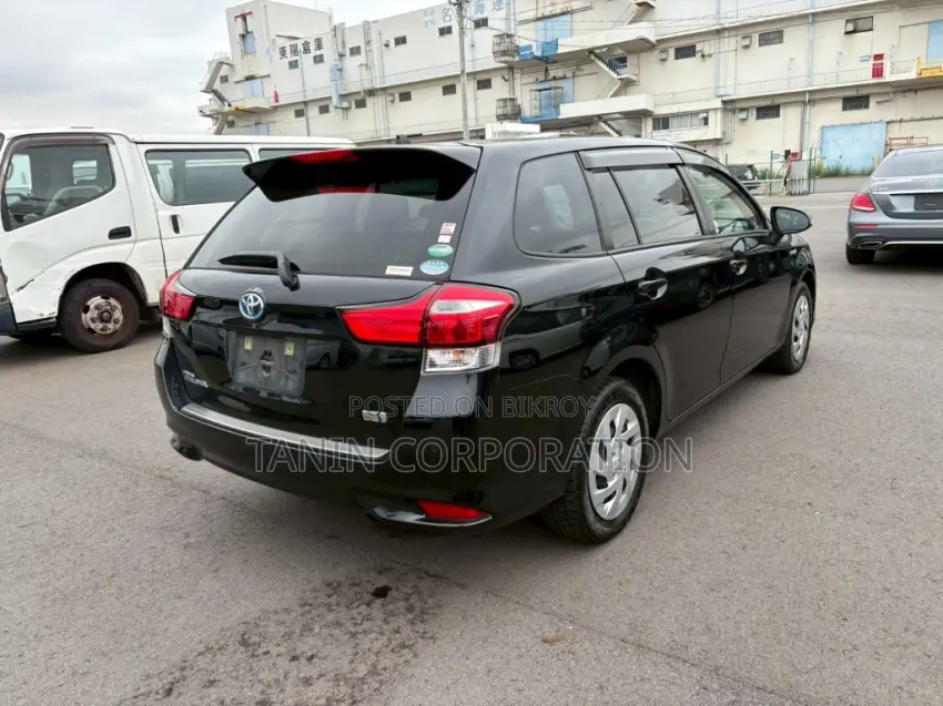 Toyota Fielder Hybrid EX Push 2020