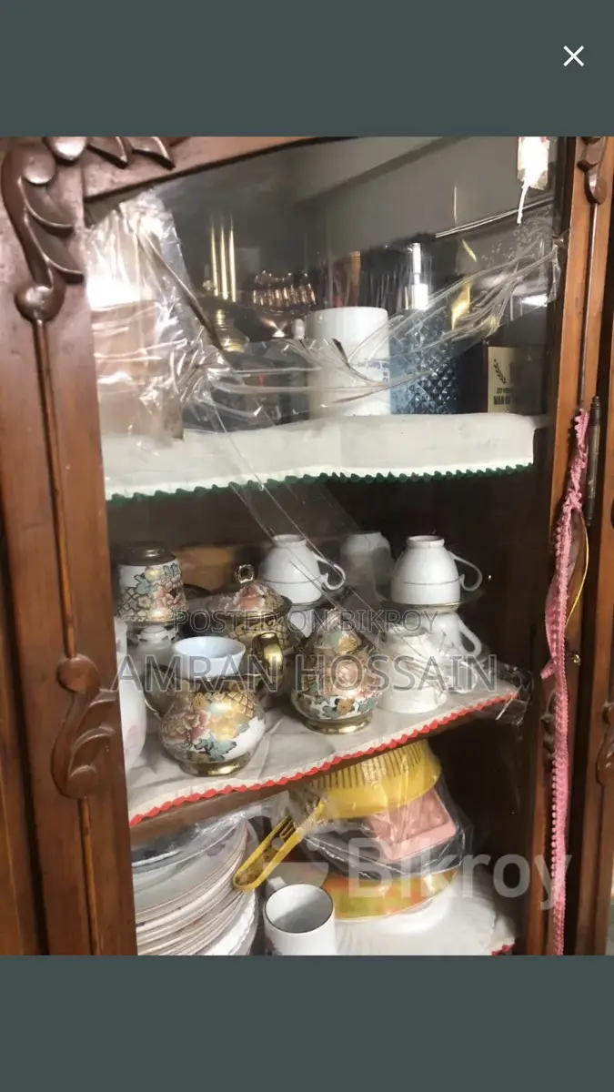 সেগুন কাঠের শোকেস খিলক্ষেত