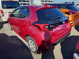 টয়োটা ইয়ারিস হাইব্রিড জি রেড ওয়াইন ২০২০