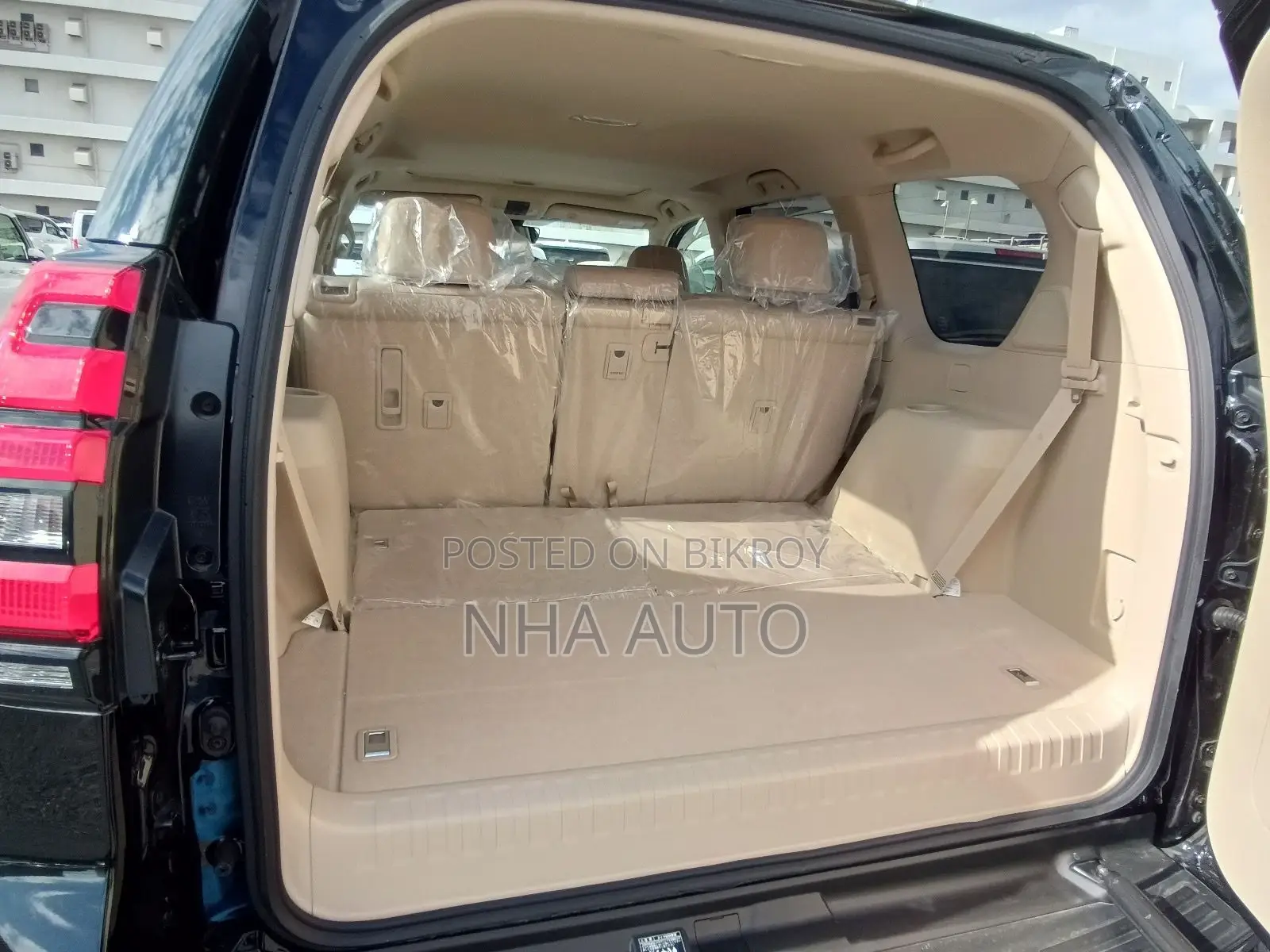 Toyota Land Cruiser Prado TXL 2023