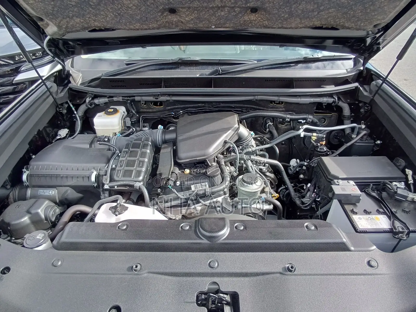 Toyota Land Cruiser Prado TXL 2023