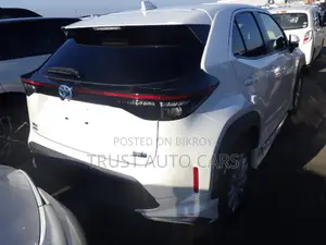 Toyota Yaris Cross G BODYKIT, 4.5 POINT 2021