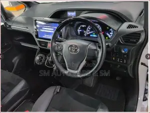 Toyota Esquire Hybrid Gi Premium 2020