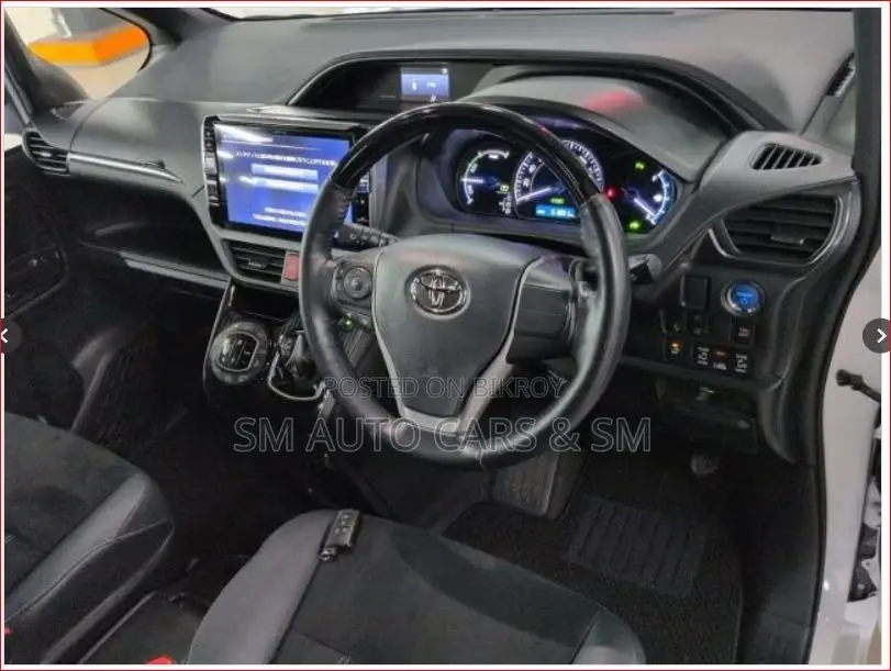 Toyota Esquire Hybrid Gi Premium 2020