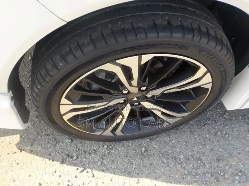 Toyota Harrier Non Hybrid Z Pearl 2020