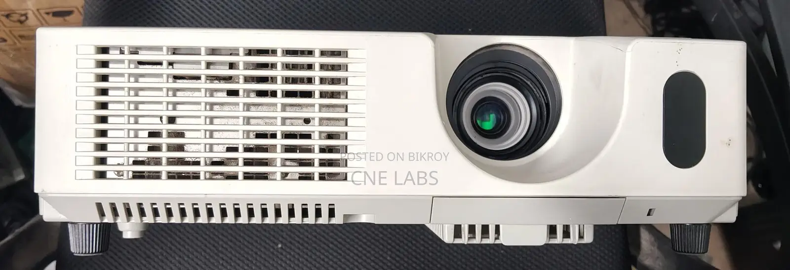 Hitachi CP-X4015 3LCD 4000 lumens Projector