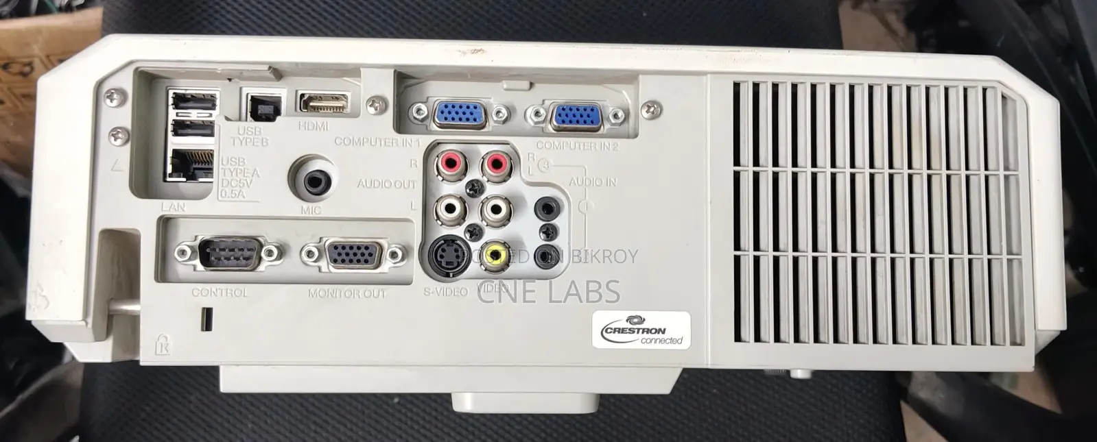 Hitachi CP-X4015 3LCD 4000 lumens Projector