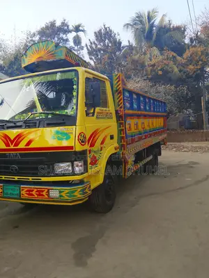 Tata EX2 . 2013