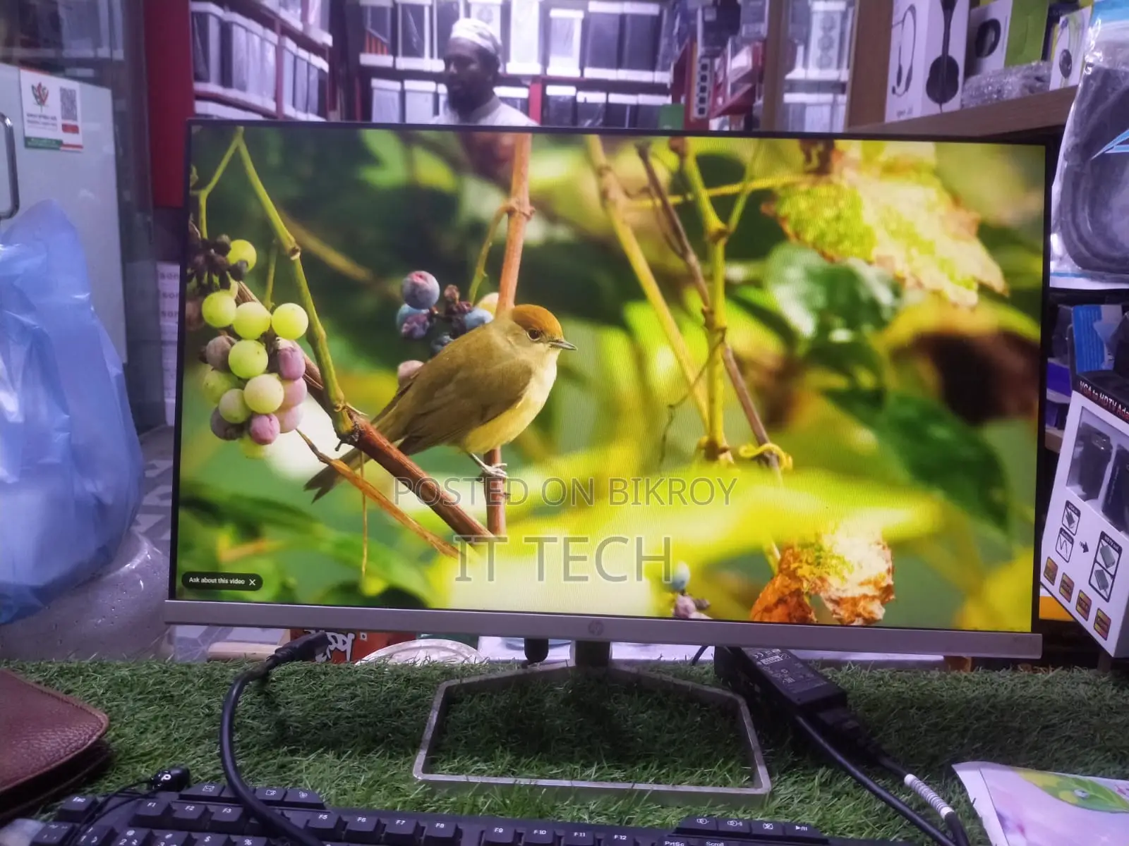 HP M22F FHD IPS Borderless LED _FULL FRESH Monitor !