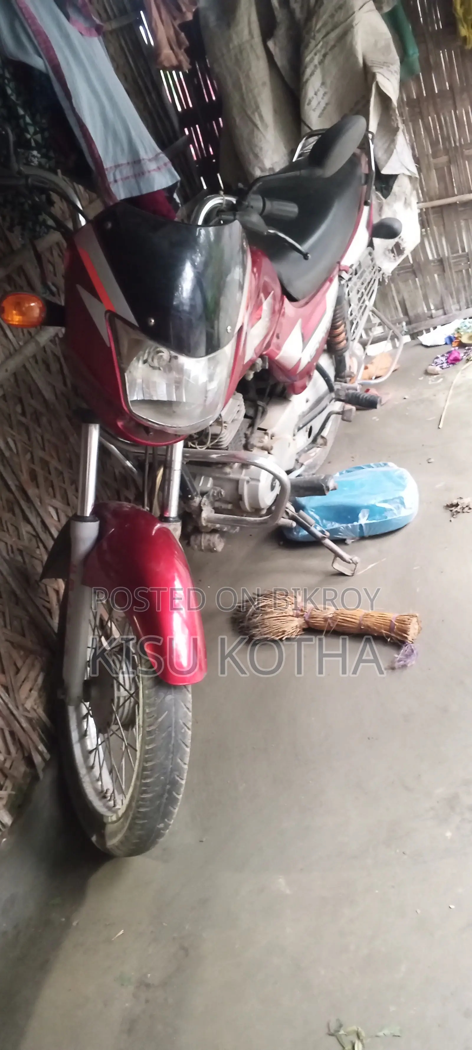 Bajaj CT 100 2018