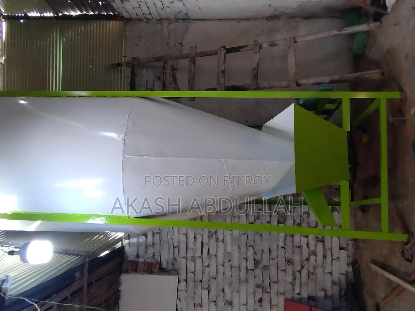 মিক্সার বা মিক্সিং মেশিন।