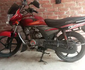 Bajaj Platina 100 . 2014