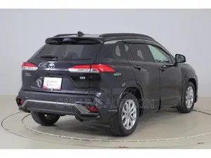 Toyota Corolla Cross Hybrid S pre order 2021